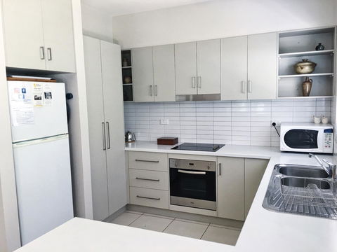 Luxury Abalina Cottages - Redcliffe Tourism 35