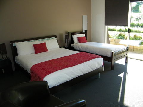De\'Vine Escape - Redcliffe Tourism 9