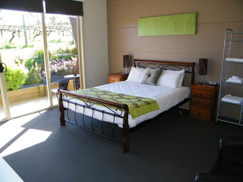 De\'Vine Escape - Redcliffe Tourism 3