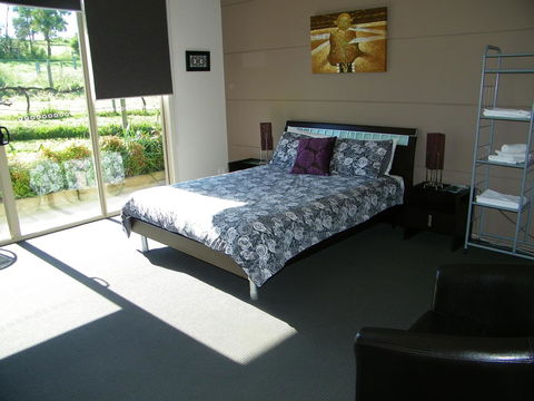 De\'Vine Escape - Redcliffe Tourism 6