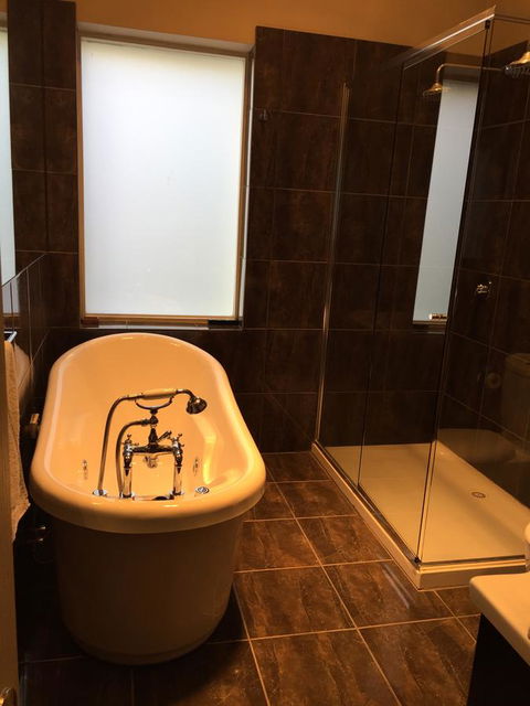 Little River Bed And Breakfast - Redcliffe Tourism 12