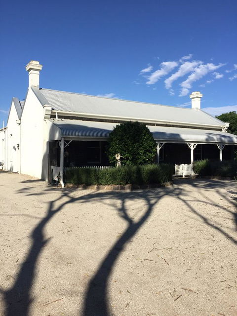 Little River Bed And Breakfast - Redcliffe Tourism 4