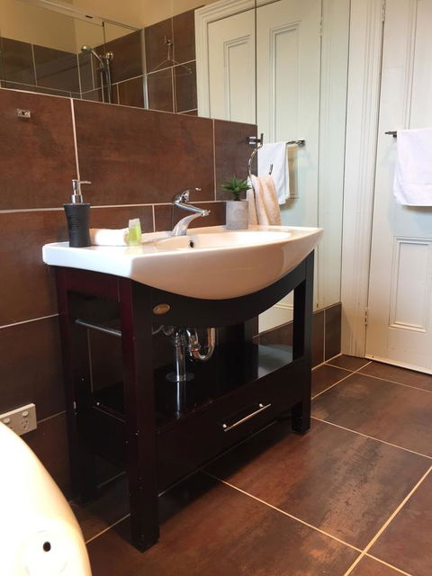 Little River Bed And Breakfast - Redcliffe Tourism 26