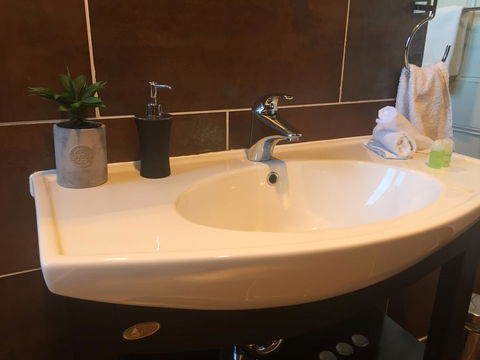 Little River Bed And Breakfast - Redcliffe Tourism 27