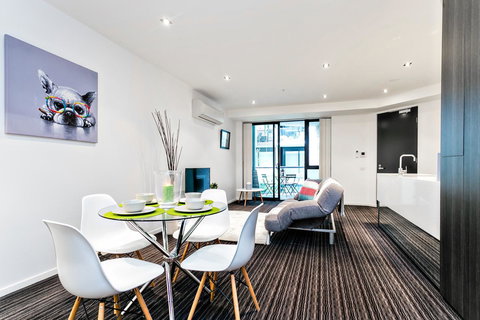 Complete Host Halo Apartments - Redcliffe Tourism 31