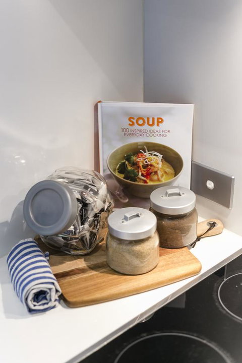 Complete Host Halo Apartments - Redcliffe Tourism 7