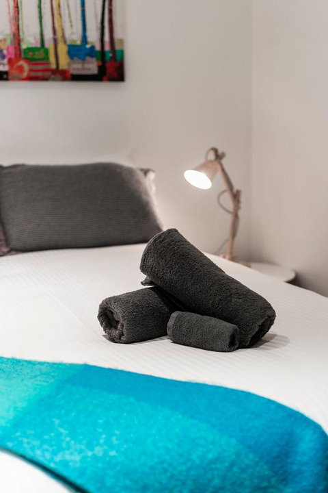 Complete Host Halo Apartments - Redcliffe Tourism 8