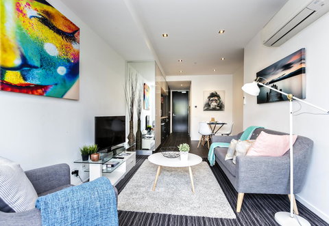 Complete Host Halo Apartments - Redcliffe Tourism 39