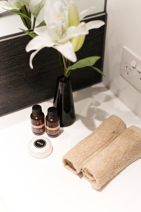 Complete Host Halo Apartments - Redcliffe Tourism 12