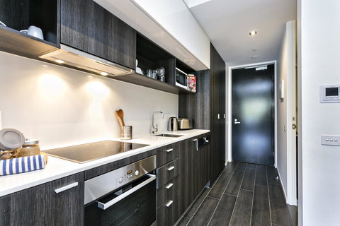 Complete Host Halo Apartments - Redcliffe Tourism 29