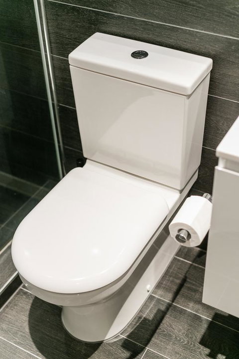 Complete Host Halo Apartments - Redcliffe Tourism 6