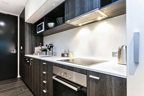 Complete Host Halo Apartments - Redcliffe Tourism 40