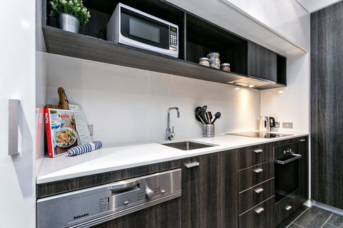 Complete Host Halo Apartments - Redcliffe Tourism 18