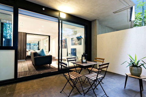 Complete Host Halo Apartments - Redcliffe Tourism 36