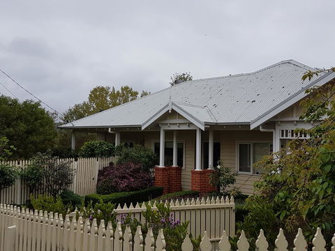 Healesville House - Fig Tree House - Redcliffe Tourism 2