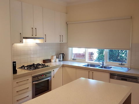 Healesville House - Fig Tree House - Redcliffe Tourism 6