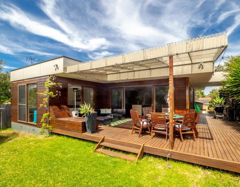 Blairgowrie Moonah Beach House: Walk To Beach - Redcliffe Tourism 4
