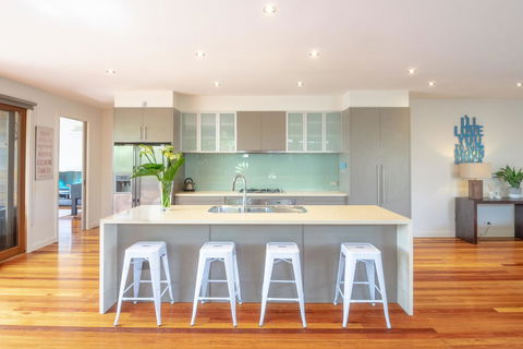 Blairgowrie Moonah Beach House: Walk To Beach - Redcliffe Tourism 0