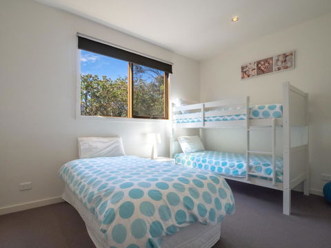Blairgowrie Moonah Beach House: Walk To Beach - Redcliffe Tourism 10