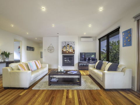 Blairgowrie Moonah Beach House: Walk To Beach - Redcliffe Tourism 2