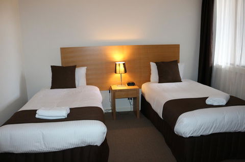 Bairnsdale International - Redcliffe Tourism 26