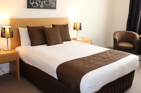 Bairnsdale International - Redcliffe Tourism 32