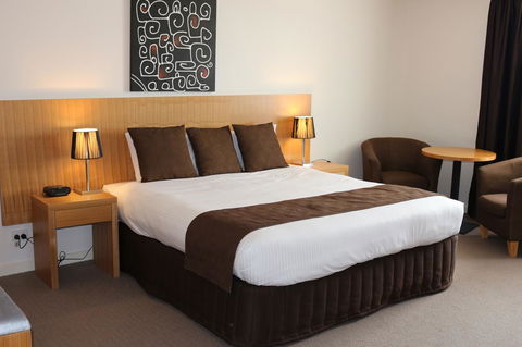 Bairnsdale International - Redcliffe Tourism 31