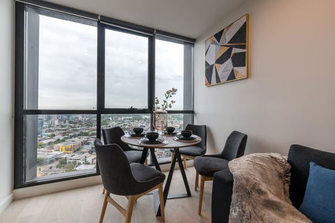 International 2 Bed 2 Bath Apartment - Redcliffe Tourism 3