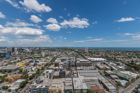 International 2 Bed 2 Bath Apartment - Redcliffe Tourism 12