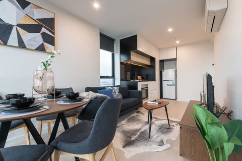 International 2 Bed 2 Bath Apartment - Redcliffe Tourism 1