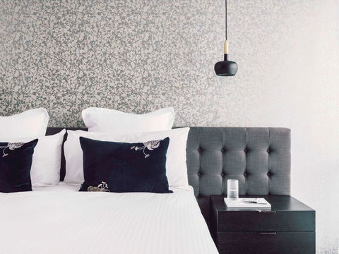 Quay West Suites Melbourne - Redcliffe Tourism 13