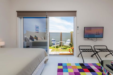 Cottages For Couples - Redcliffe Tourism 5