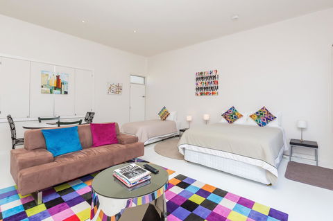Cottages For Couples - Redcliffe Tourism 10