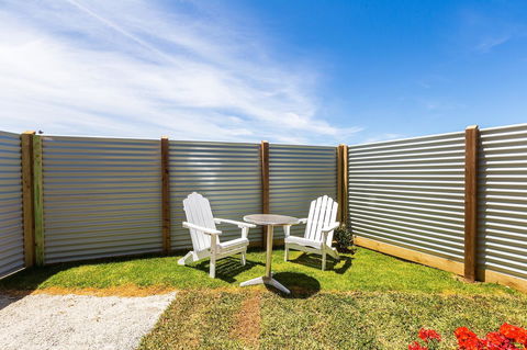 Cottages For Couples - Redcliffe Tourism 2