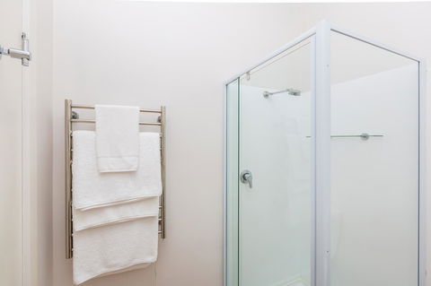Cottages For Couples - Redcliffe Tourism 1