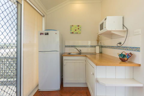Cottages For Couples - Redcliffe Tourism 22
