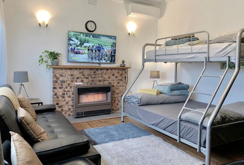 Jettycove Beach House - Redcliffe Tourism 8