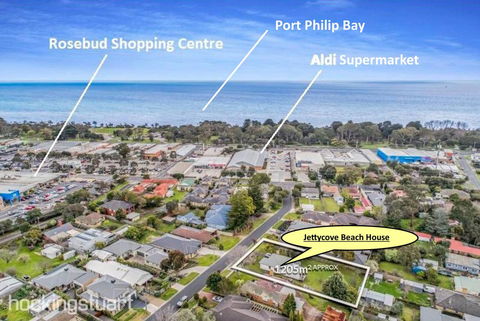 Jettycove Beach House - Redcliffe Tourism 2