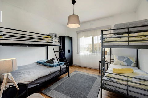 Jettycove Beach House - Redcliffe Tourism 7