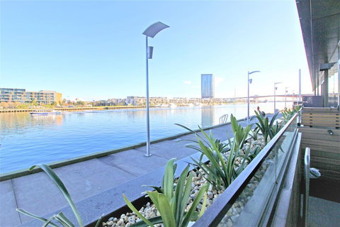 Auzzie Apartments Docklands, Melbourne - Redcliffe Tourism 2