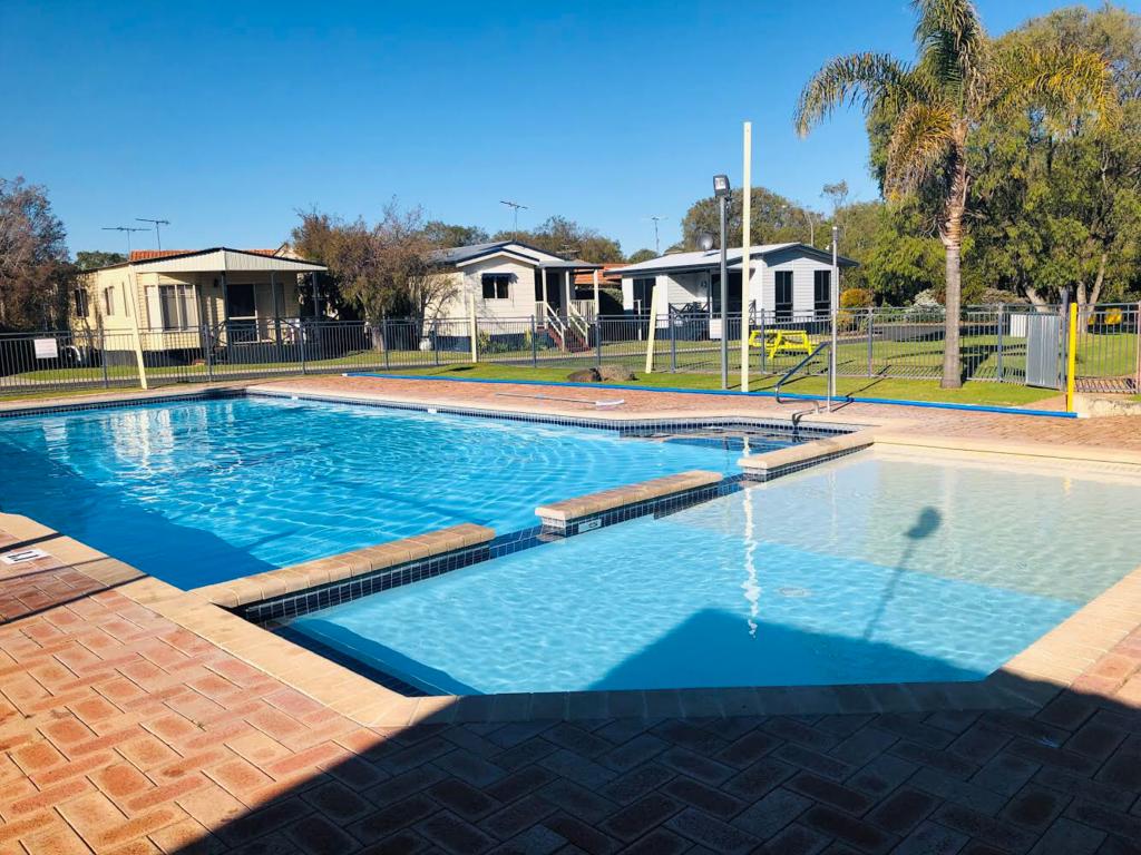  Redcliffe Tourism