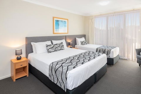 The Brighton Apartments - Redcliffe Tourism 3
