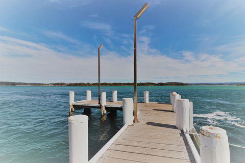 The Broken Oar - Redcliffe Tourism 2