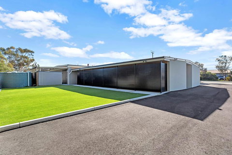 The Bunkhouse - Redcliffe Tourism 1