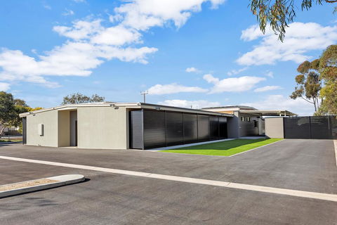 The Bunkhouse - Redcliffe Tourism 2