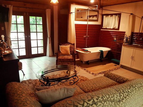 The Cabin - Redcliffe Tourism 0