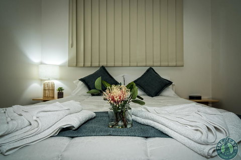 The Cape Gateway Motel - Redcliffe Tourism 1