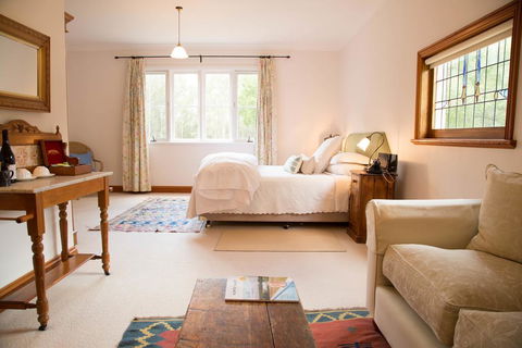 The Carriages Boutique Hotel And Vineyard - Redcliffe Tourism 1