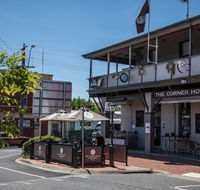 The Corner Hotel Alexandra - Redcliffe Tourism