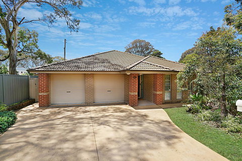 The Corso - Gorokan - Redcliffe Tourism 0